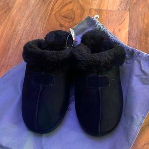 WFL Ladies warm winter slippers size 8